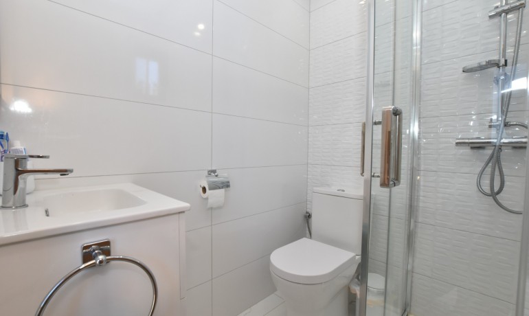 Sale - House -
Algorfa - La Finca Golf Resort