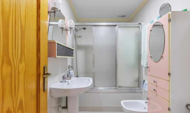 Sale - Apartment / Flat -
Torrevieja* - Playa del cura