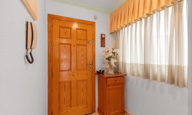 Sale - Apartment / Flat -
Torrevieja* - Playa del cura