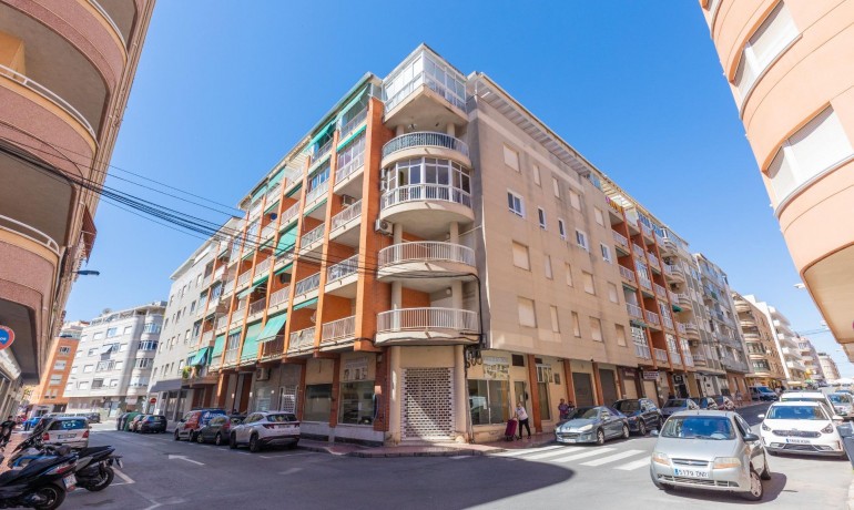 Sale - Apartment / Flat -
Torrevieja* - Playa del cura