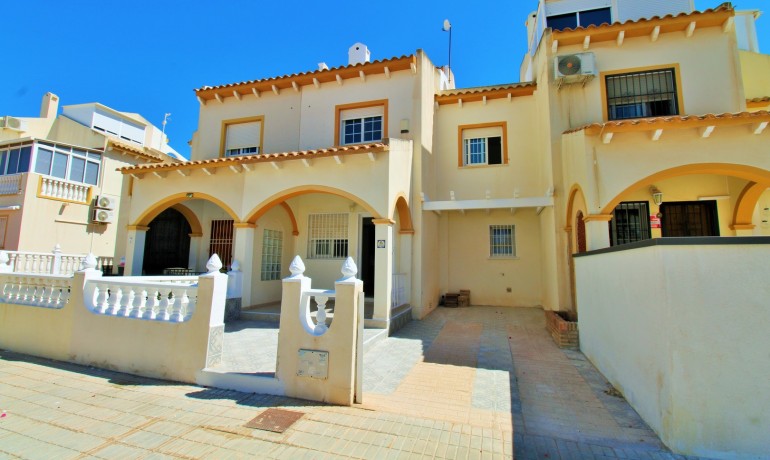 Venta - Casa -
Playa Flamenca