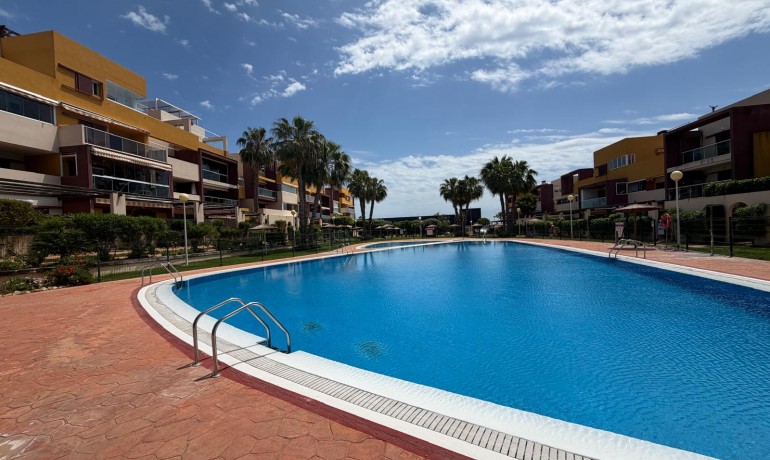 Sale - Apartment / Flat -
Orihuela* - Punta Prima