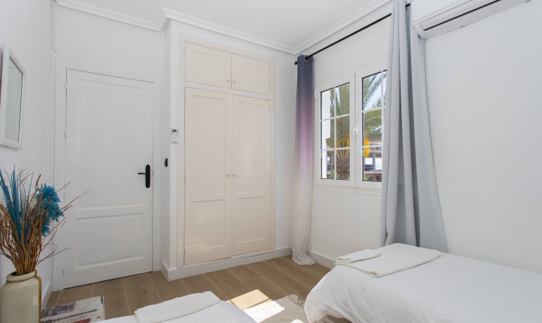 Sale - Apartment / Flat -
Orihuela Costa - Playa Flamenca
