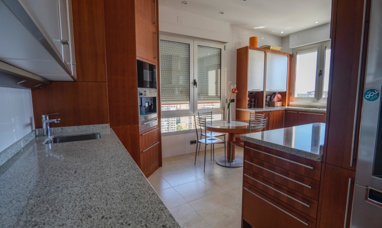 Sale - Apartment / Flat -
Benidorm - Benidorm - City