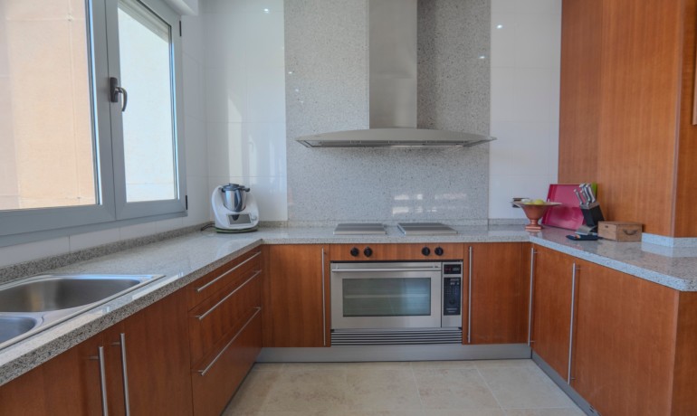 Sale - Apartment / Flat -
Benidorm - Benidorm - City