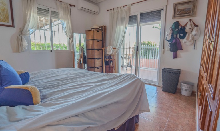 Sale - Finca / Country Property -
Orihuela - San Bartolome