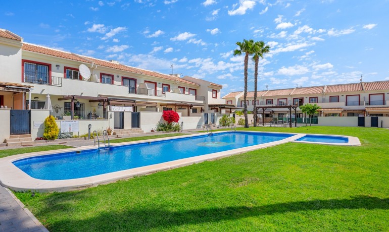 Sale - House -
Ciudad Quesada - Lo Marabu