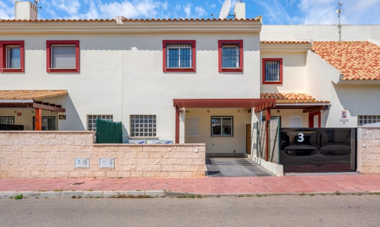 Sale - House -
Ciudad Quesada - Lo Marabu