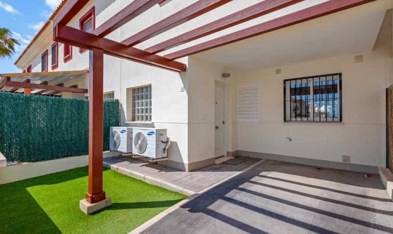 Sale - House -
Ciudad Quesada - Lo Marabu