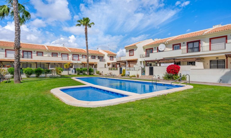 Sale - House -
Ciudad Quesada - Lo Marabu