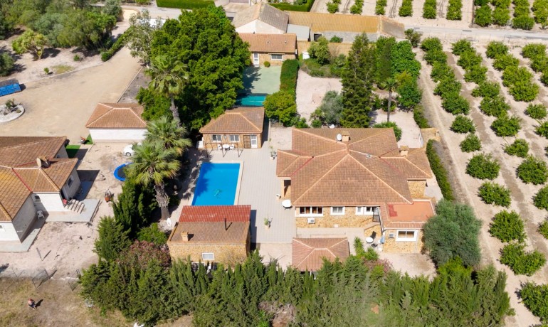 Sale - Finca / Country Property -
Rojales - Rojales - Country