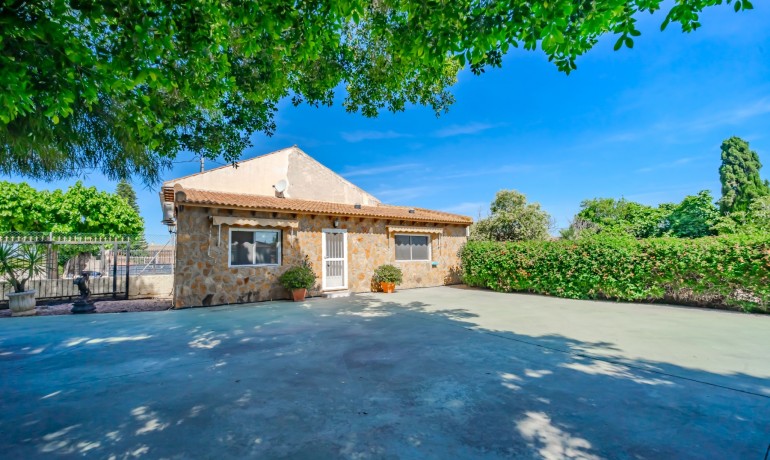 Sale - Finca / Country Property -
Rojales - Rojales - Country