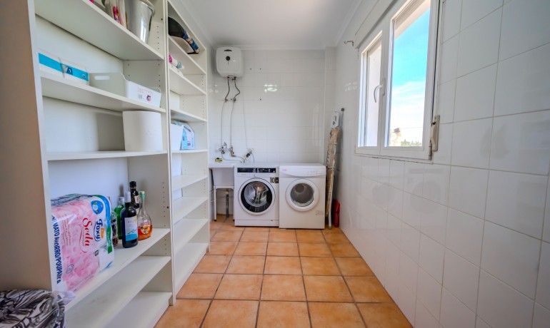 Sale - Finca / Country Property -
Rojales - Rojales - Country