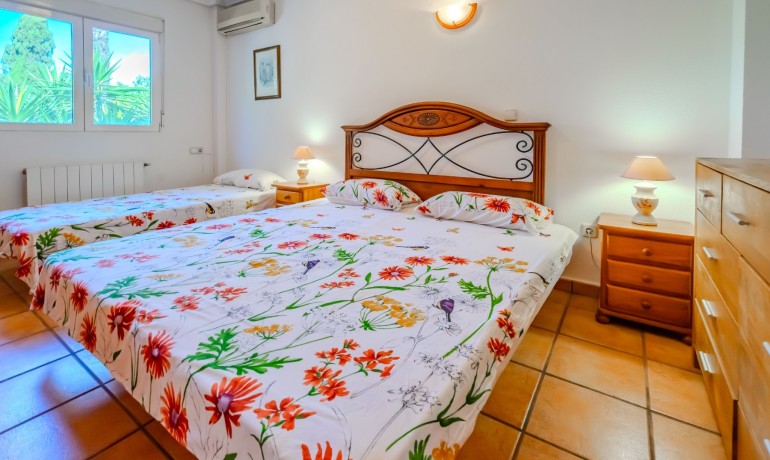 Sale - Finca / Country Property -
Rojales - Rojales - Country
