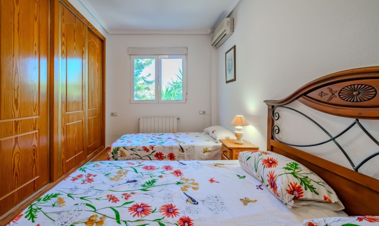 Sale - Finca / Country Property -
Rojales - Rojales - Country