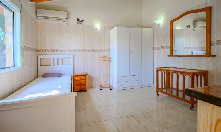 Sale - Finca / Country Property -
Rojales - Rojales - Country