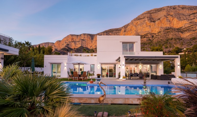 Sale - Villa -
Jávea / Xàbia - Montgó - Ermita