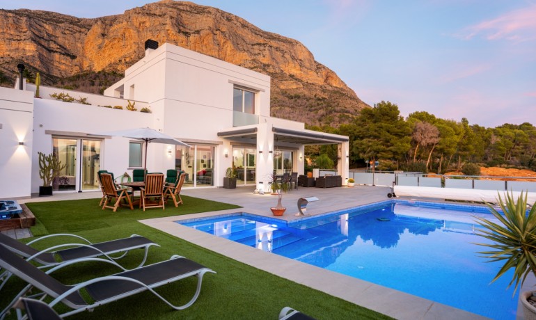 Sale - Villa -
Jávea / Xàbia - Montgó - Ermita