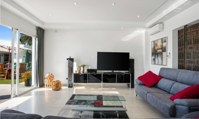 Sale - Villa -
Jávea / Xàbia - Montgó - Ermita