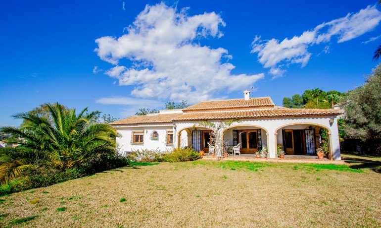 Sale - Villa -
Jávea / Xàbia - Partides comunes - Adsubia
