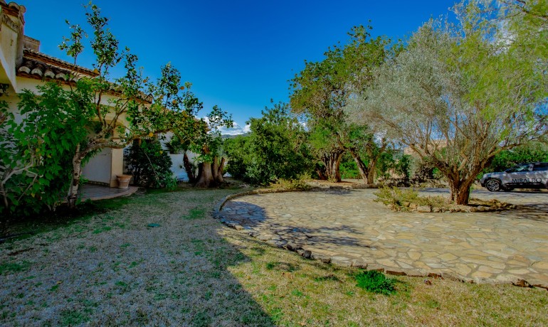 Sale - Villa -
Jávea / Xàbia - Partides comunes - Adsubia