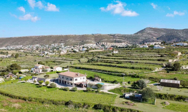 Sale - Farm -
Benitachell / El Poble Nou de Benitatxell - Centro