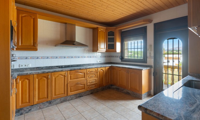 Sale - Farm -
Benitachell / El Poble Nou de Benitatxell - Centro