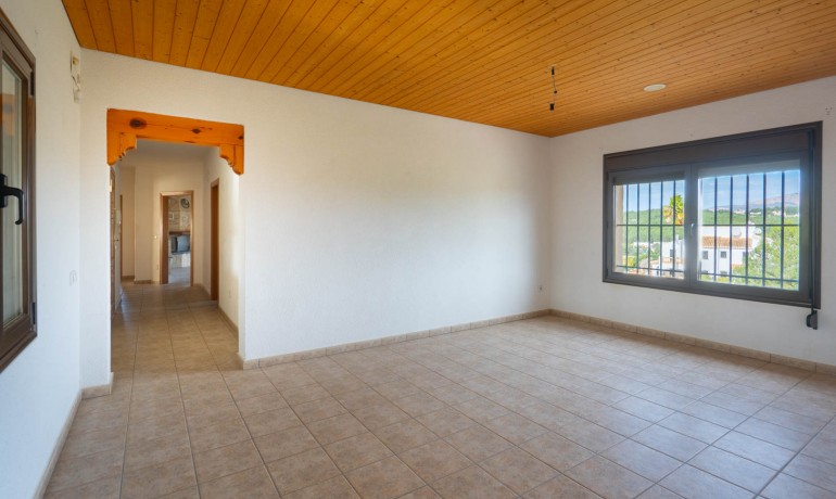 Sale - Farm -
Benitachell / El Poble Nou de Benitatxell - Centro