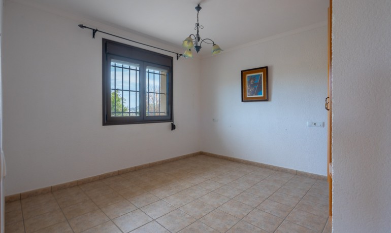 Sale - Farm -
Benitachell / El Poble Nou de Benitatxell - Centro