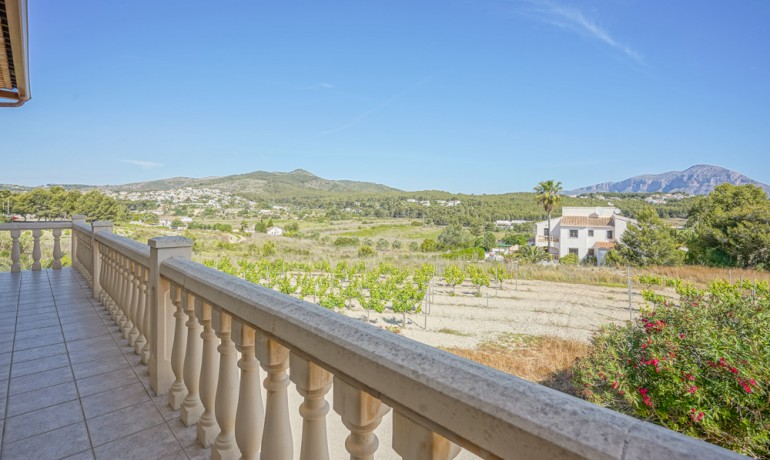 Sale - Farm -
Benitachell / El Poble Nou de Benitatxell - Centro