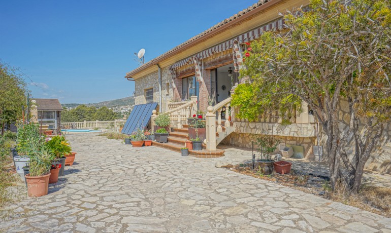 Sale - Farm -
Benitachell / El Poble Nou de Benitatxell - Centro