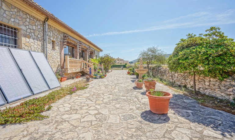 Sale - Farm -
Benitachell / El Poble Nou de Benitatxell - Centro