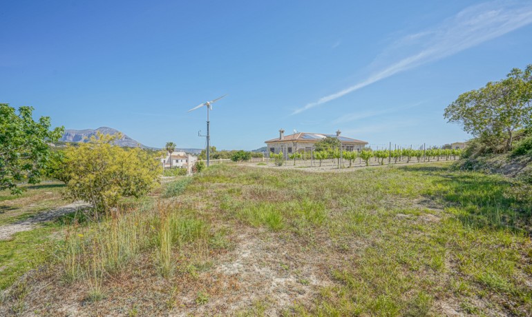 Sale - Farm -
Benitachell / El Poble Nou de Benitatxell - Centro