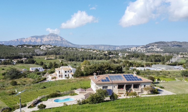 Sale - Farm -
Benitachell / El Poble Nou de Benitatxell - Centro