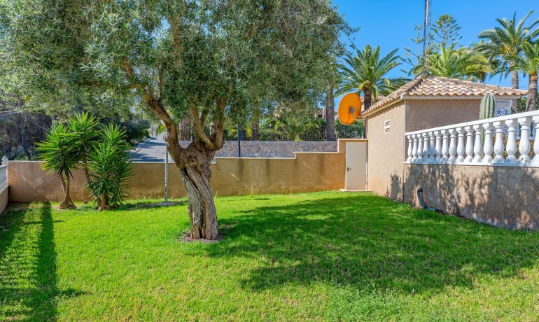 Sale - House -
Villamartin