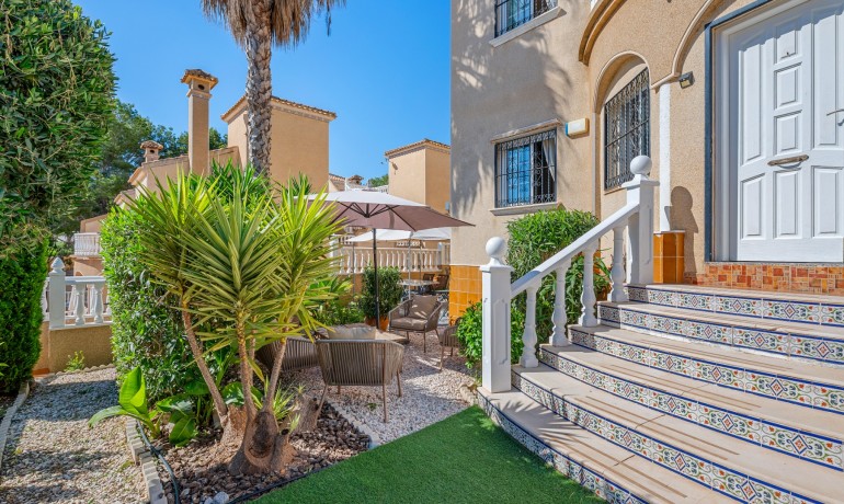 Sale - House -
Villamartin