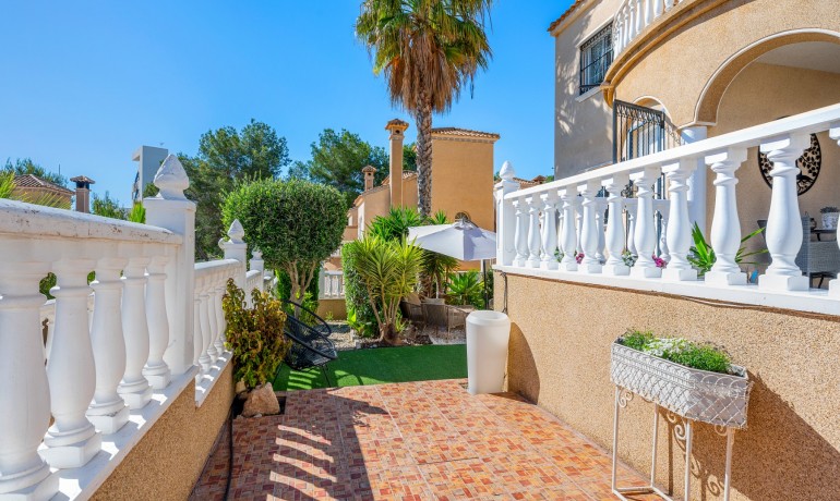 Sale - House -
Villamartin