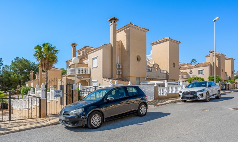 Sale - House -
Villamartin