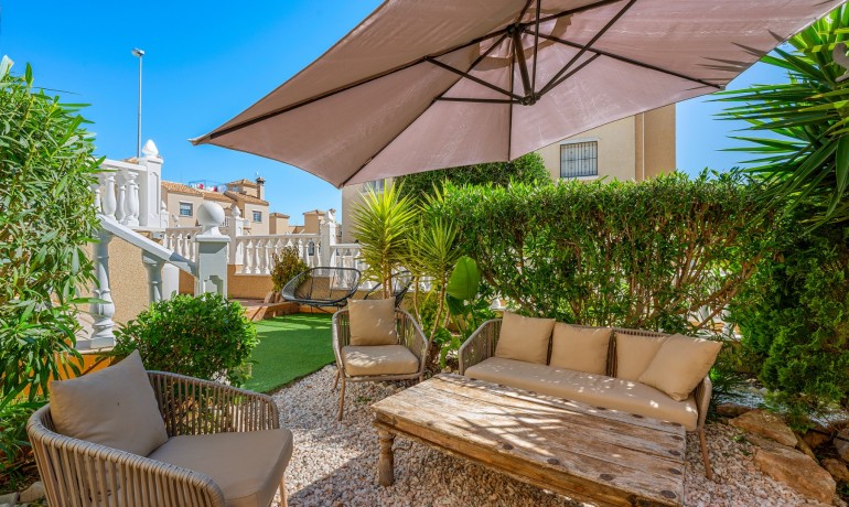 Sale - House -
Villamartin