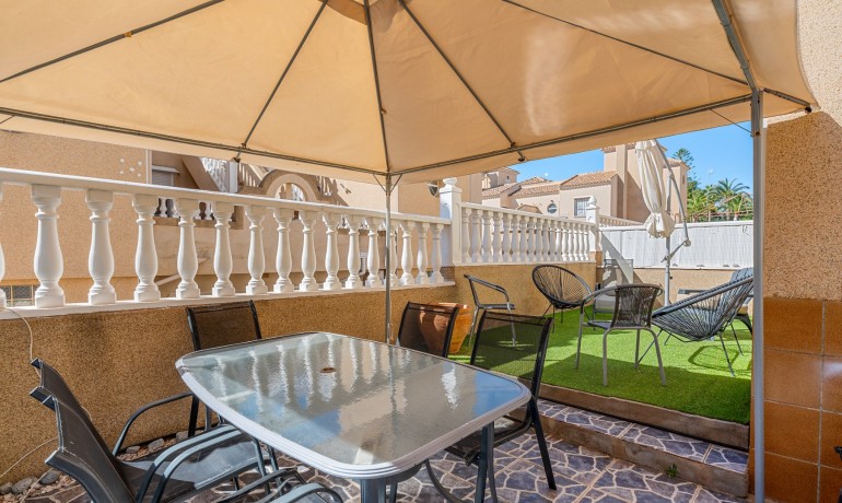 Sale - House -
Villamartin