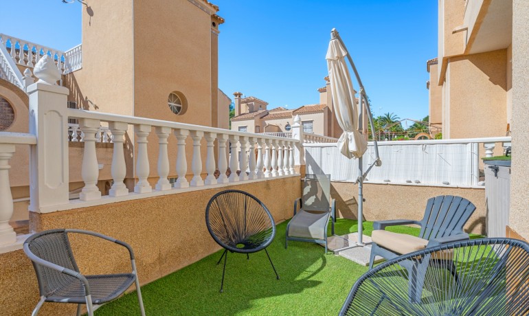 Sale - House -
Villamartin