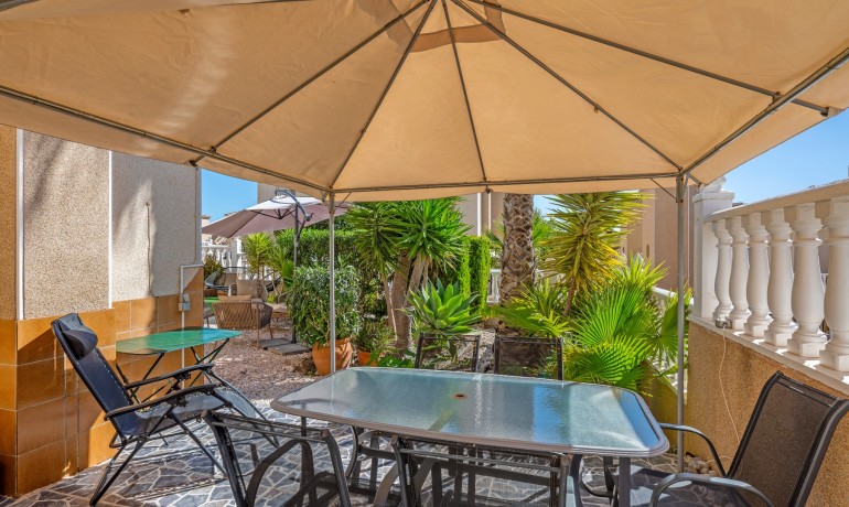 Sale - House -
Villamartin