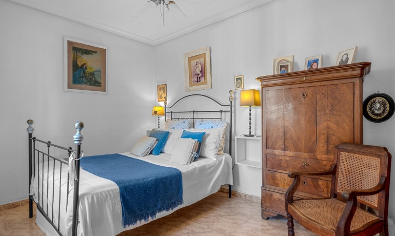 Sale - House -
Villamartin