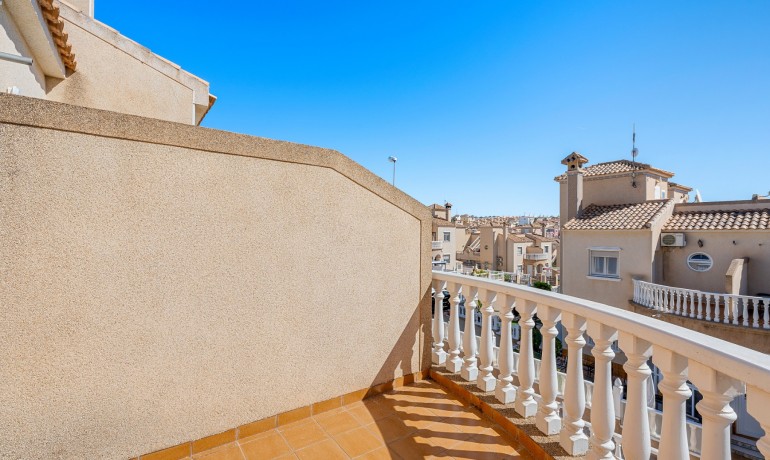 Sale - House -
Villamartin