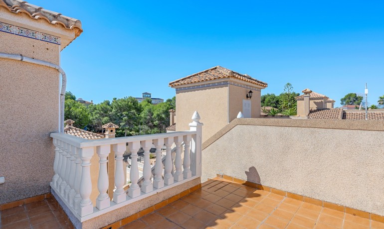 Sale - House -
Villamartin