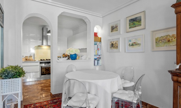 Sale - House -
Villamartin