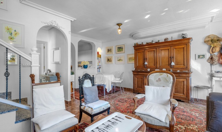 Sale - House -
Villamartin