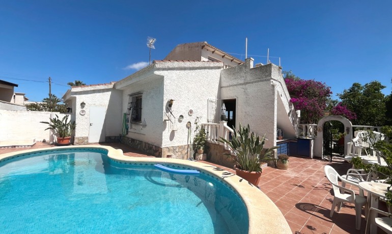 Sale - Villa -
Cuidad Quesada* - Central Quesada