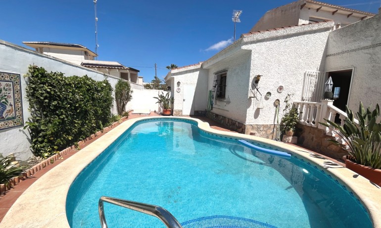 Sale - Villa -
Cuidad Quesada* - Central Quesada