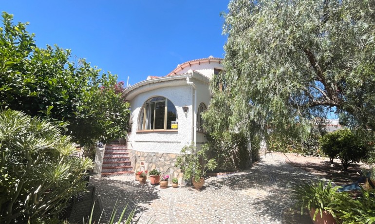 Sale - Villa -
Cuidad Quesada* - Central Quesada